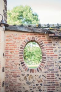 seance couple mariage au château de la petite haye